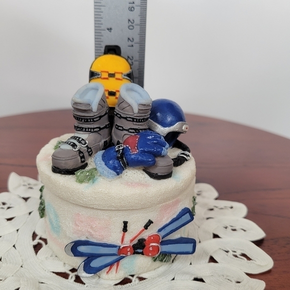 Vintage A. Richesco Corp Resin 3D Skiing Trinket Box 1980s Rare unique - Picture 16 of 17